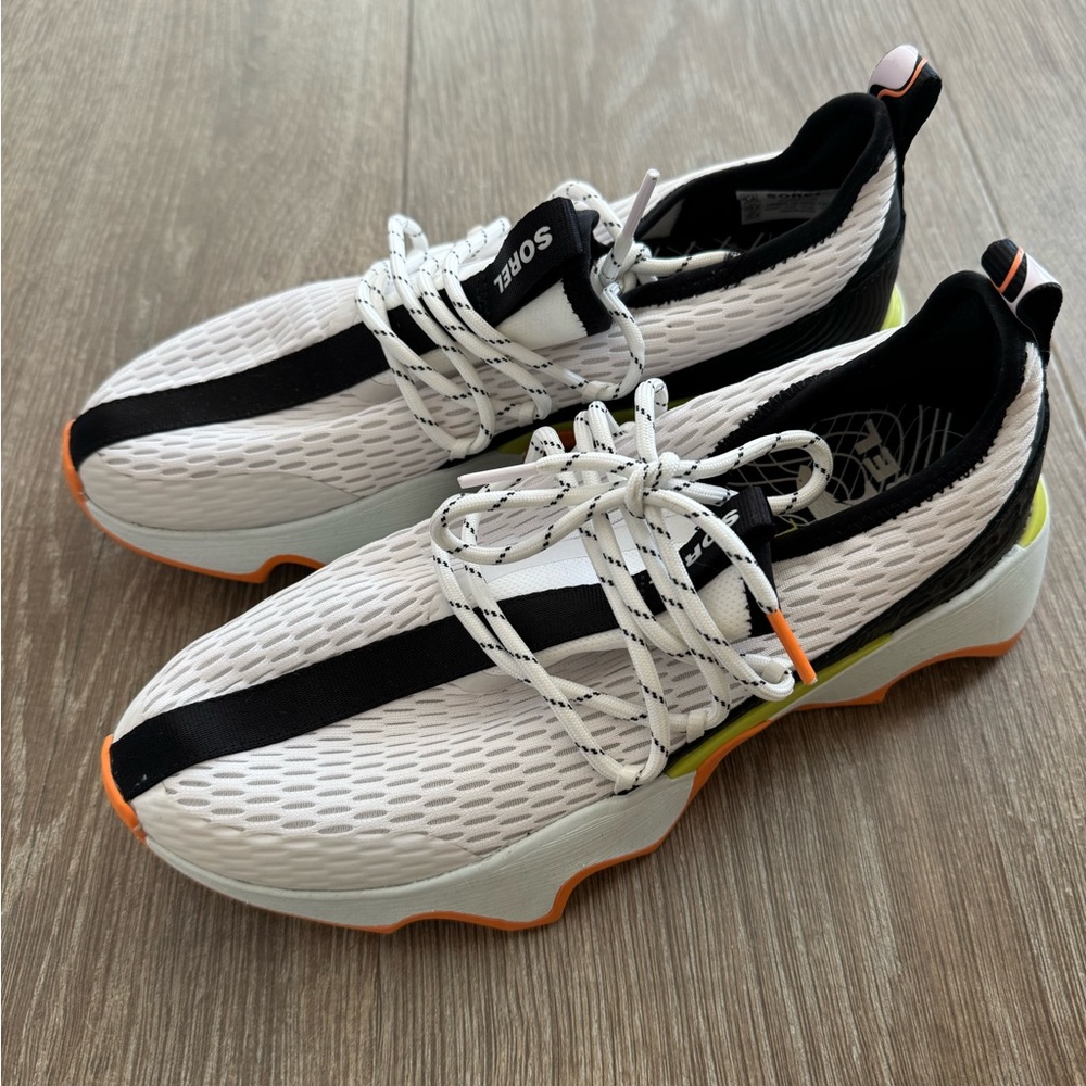 Women's Kinetic™ Impact II Lace Sneaker 
Size: 8.5